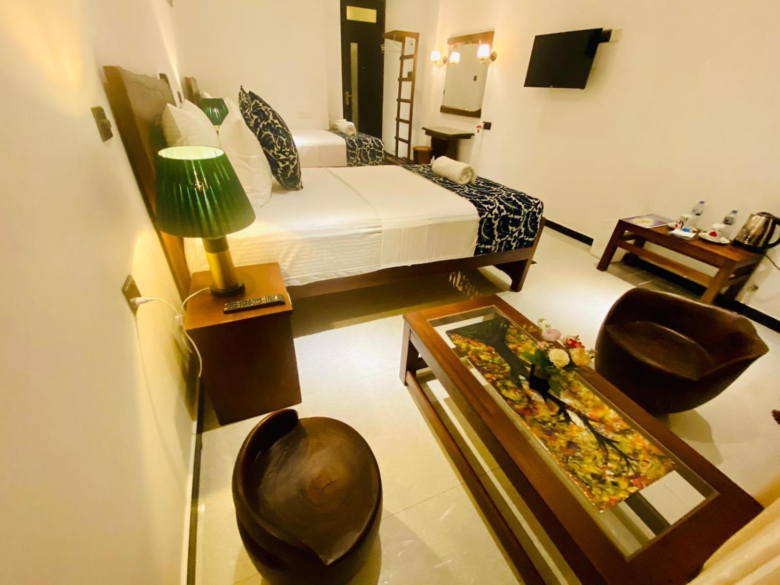 Airport Faith Hotel Katunayake Exterior photo